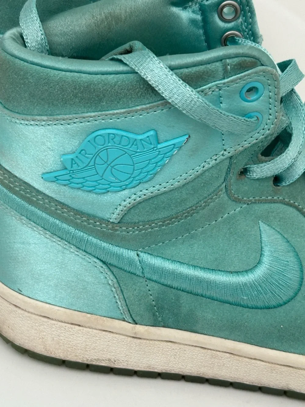 Nike Air Jordan Women’s 1 Retro High Soh  Light Aqua Size 8.5